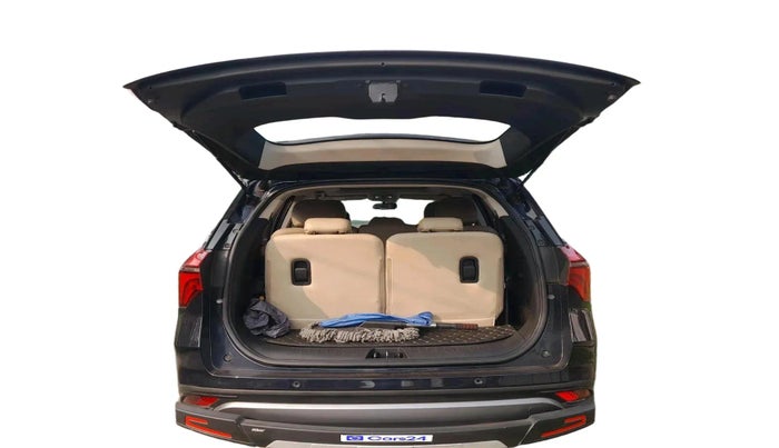 2022 Mahindra XUV700 AX 5 P MT 7 STR, Petrol, Manual, 80,322 km, exterior