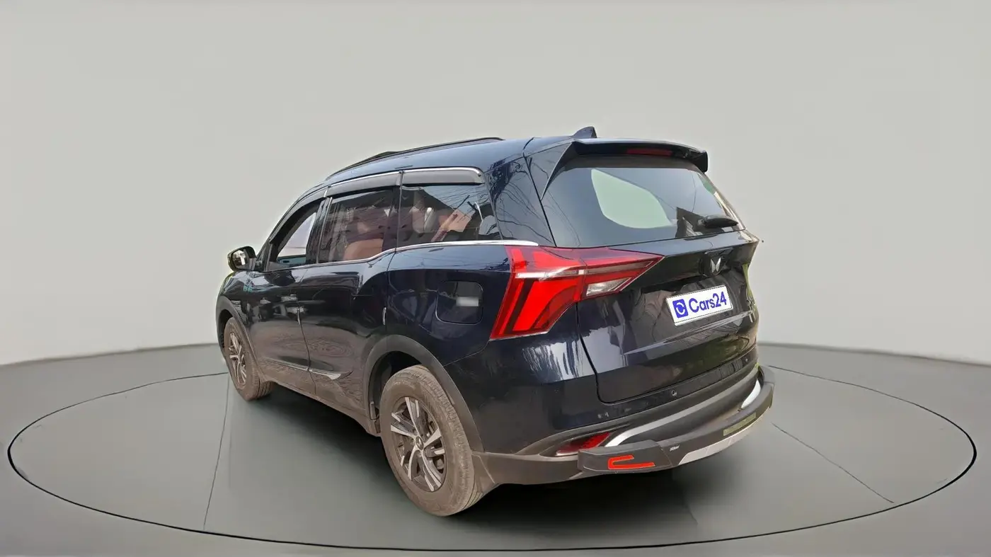 2022 Mahindra XUV700 AX 5 P MT 7 STR, Petrol, Manual, 80,322 km, exterior