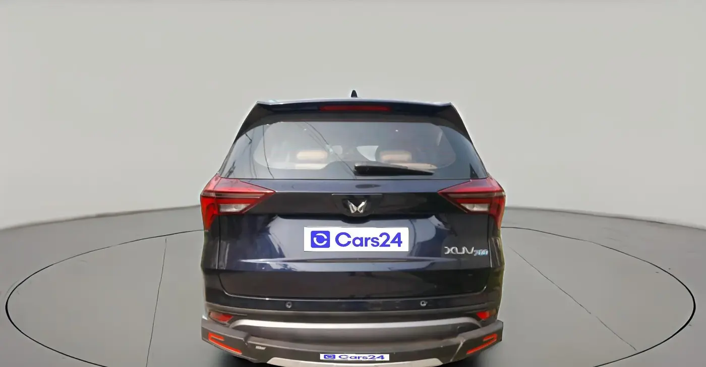 2022 Mahindra XUV700 AX 5 P MT 7 STR, Petrol, Manual, 80,322 km, exterior