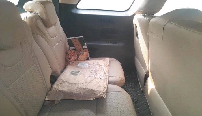 2022 Mahindra XUV700 AX 5 P MT 7 STR, Petrol, Manual, 80,322 km, interior