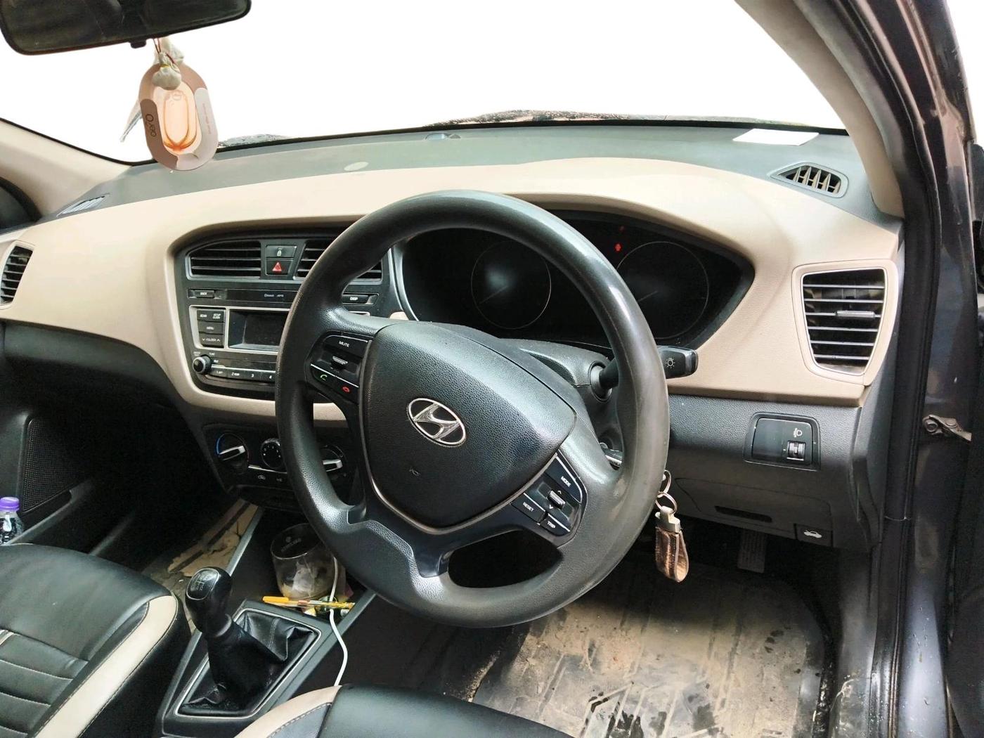 2015 Hyundai Elite i20 MAGNA 1.2, Petrol, Manual, 1,18,846 km, interior