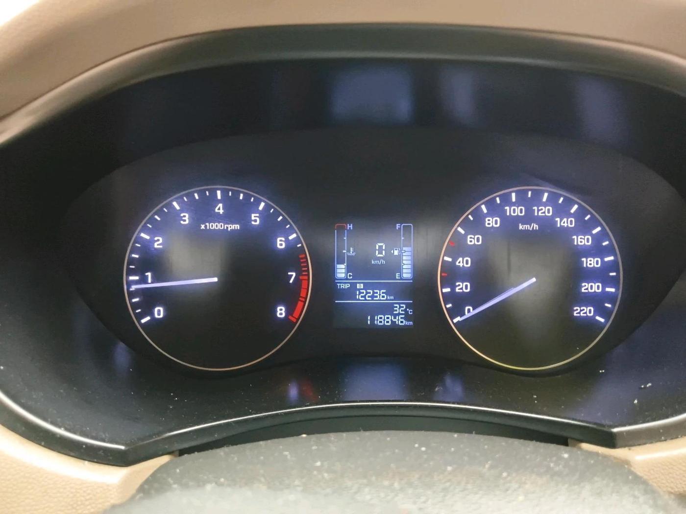 2015 Hyundai Elite i20 MAGNA 1.2, Petrol, Manual, 1,18,846 km, interior