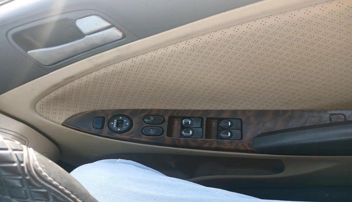 2016 Hyundai Verna FLUIDIC 1.6 CRDI SX 4S, Diesel, Manual, 69,851 km, interior