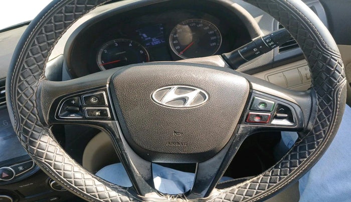 2016 Hyundai Verna FLUIDIC 1.6 CRDI SX 4S, Diesel, Manual, 69,851 km, interior