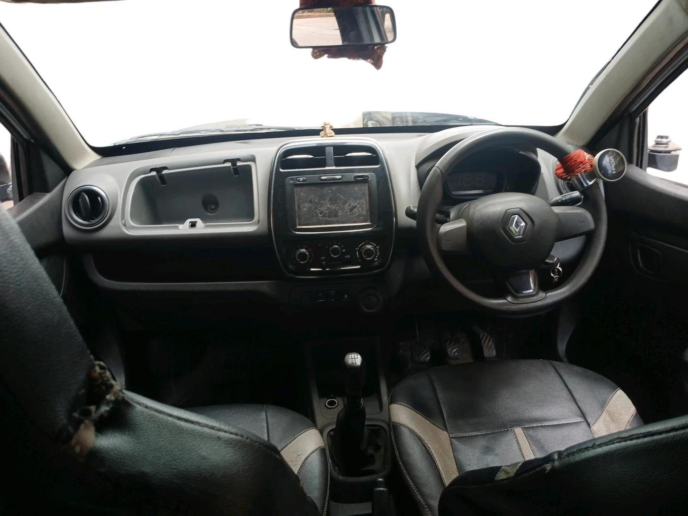 2017 Renault Kwid RXT 1.0 (O), Petrol, Manual, 76,420 km, interior