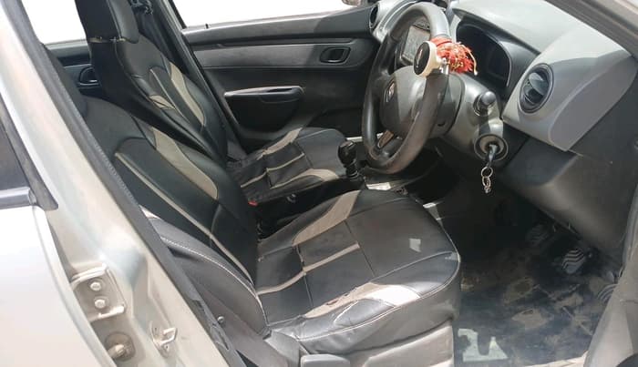 2017 Renault Kwid RXT 1.0 (O), Petrol, Manual, 76,420 km, interior
