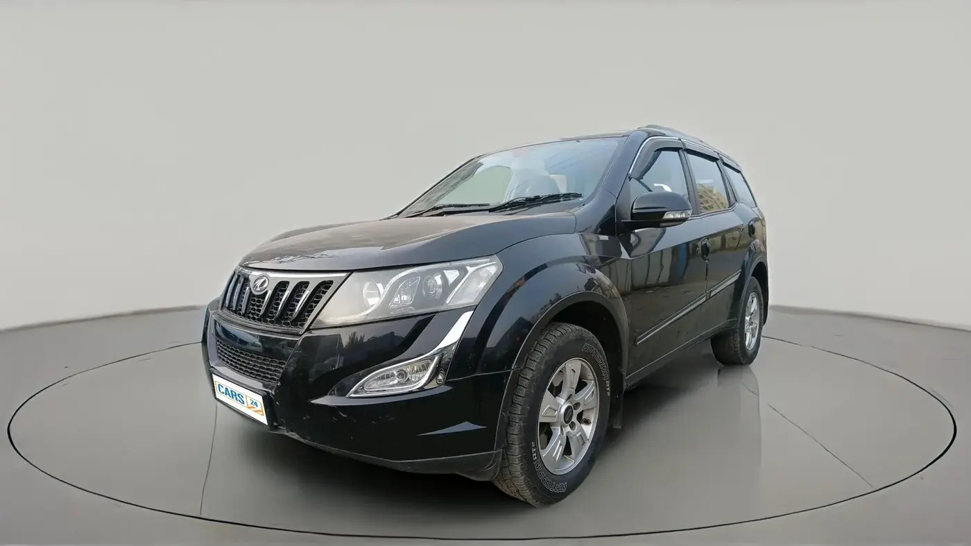 2016 Mahindra XUV500 W6 AT, Diesel, Automatic, 97,960 km, exterior