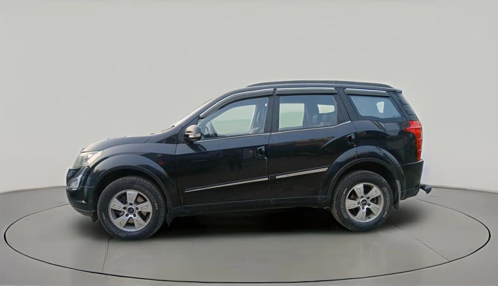 2016 Mahindra XUV500 W6 AT, Diesel, Automatic, 97,960 km, exterior