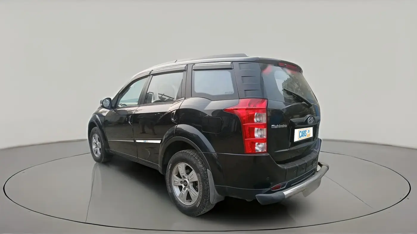 2016 Mahindra XUV500 W6 AT, Diesel, Automatic, 97,960 km, exterior