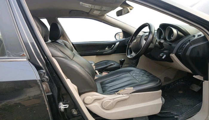 2016 Mahindra XUV500 W6 AT, Diesel, Automatic, 97,960 km, interior