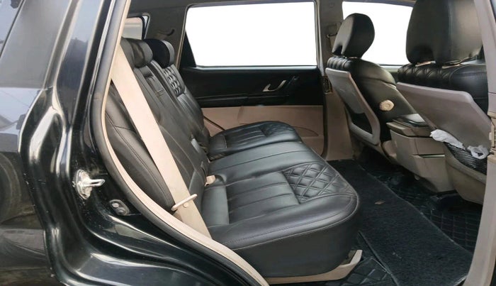 2016 Mahindra XUV500 W6 AT, Diesel, Automatic, 97,960 km, interior