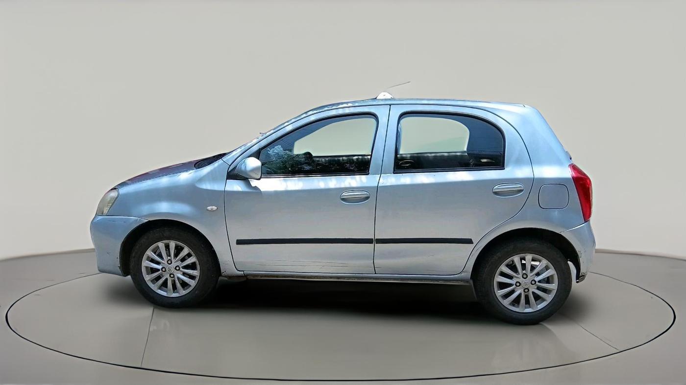 2011 Toyota Etios Liva V, Petrol, Manual, 1,15,455 km, exterior