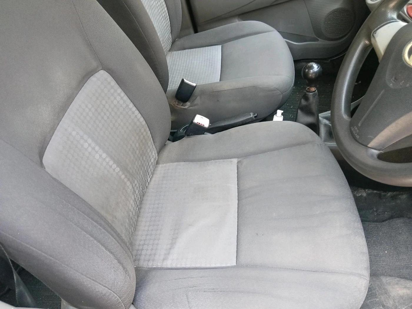 2011 Toyota Etios Liva V, Petrol, Manual, 1,15,455 km, interior