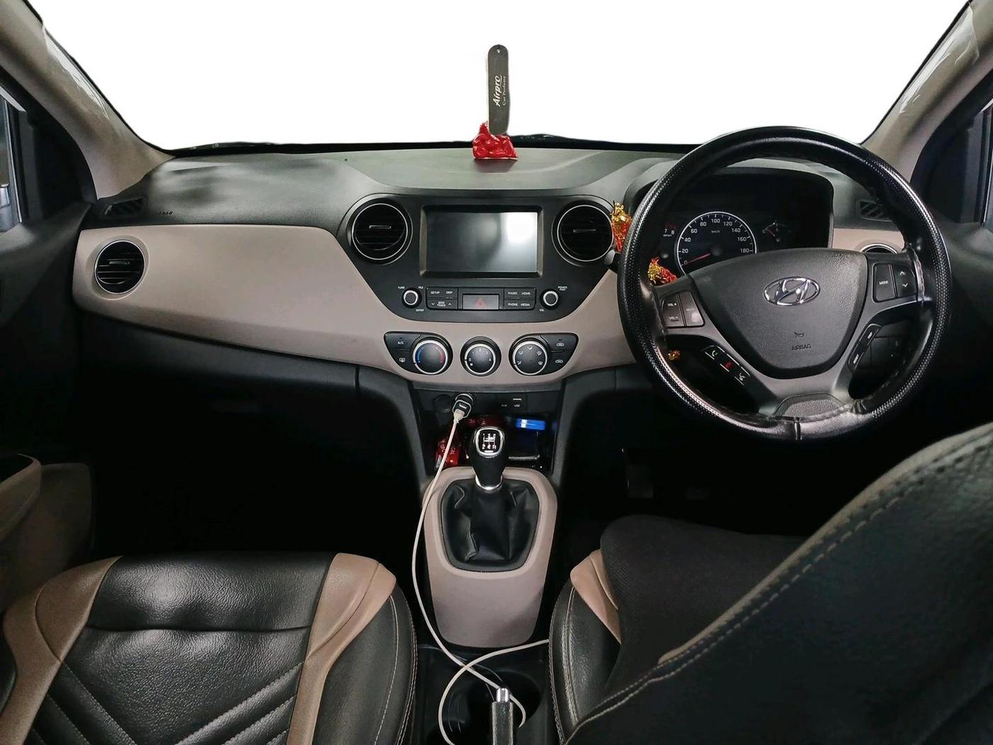 2019 Hyundai Grand i10 SPORTZ 1.2 KAPPA VTVT, Petrol, Manual, 69,983 km, interior