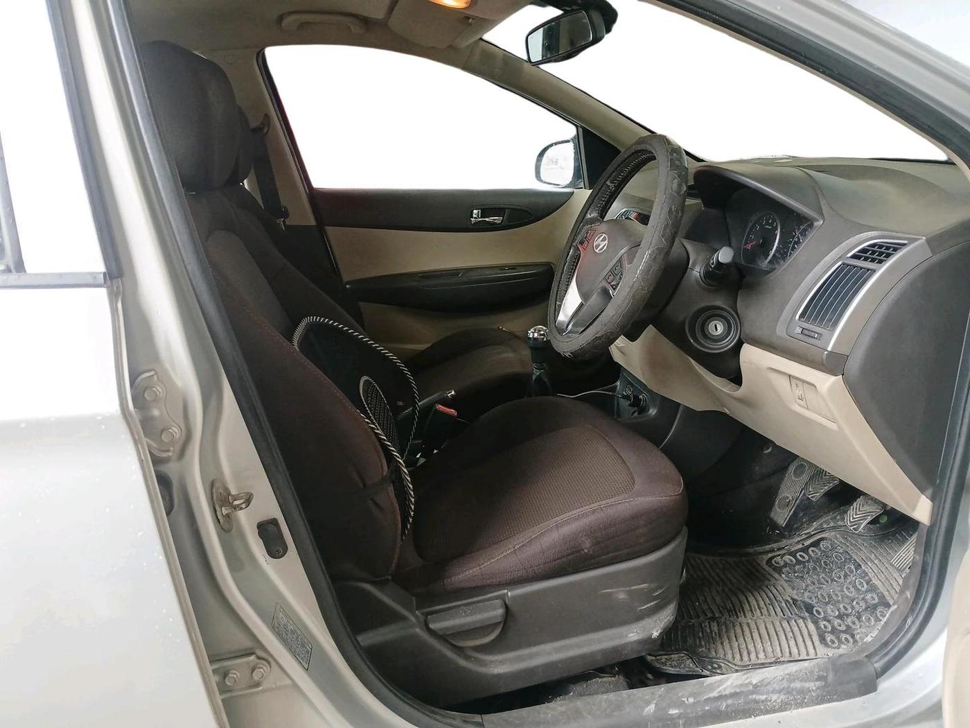 2012 Hyundai i20 SPORTZ 1.2, Petrol, Manual, 1,01,412 km, interior