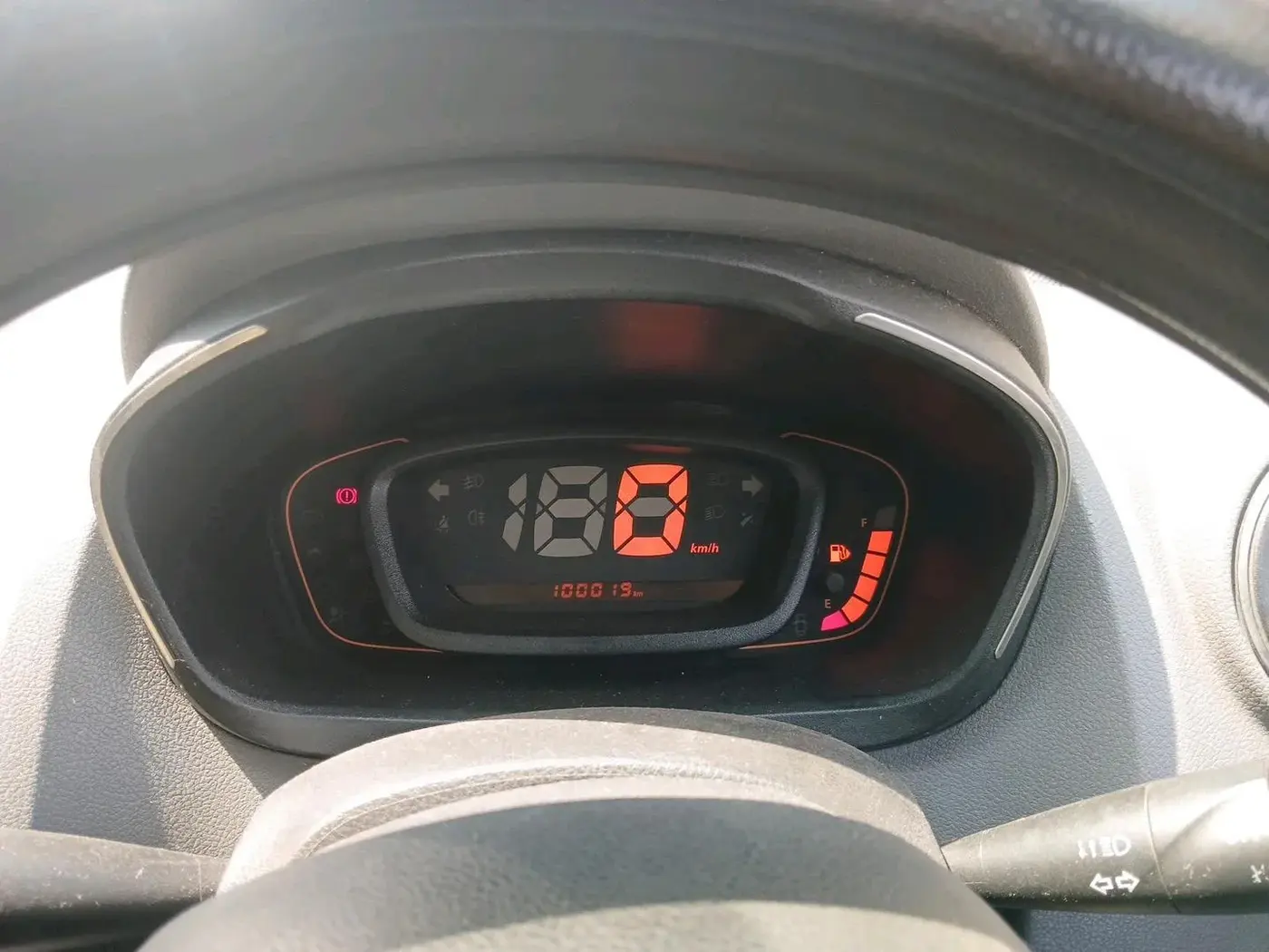 2017 Renault Kwid RXT 1.0, Petrol, Manual, 1,00,019 km, interior