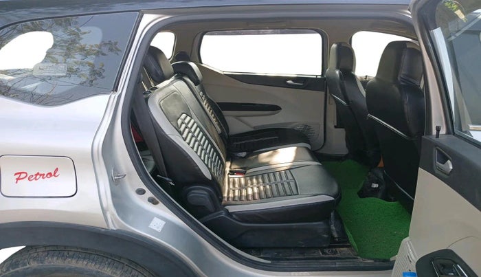 2020 Renault TRIBER RXZ, Petrol, Manual, 31,669 km, interior