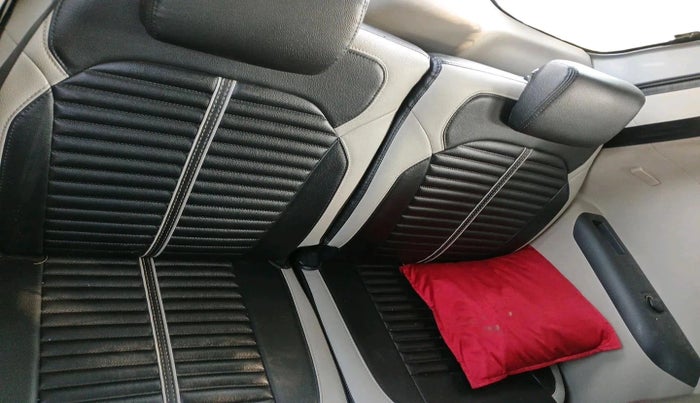 2020 Renault TRIBER RXZ, Petrol, Manual, 31,669 km, interior