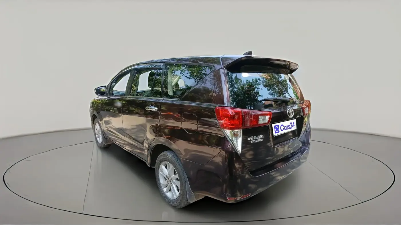 2016 Toyota Innova Crysta 2.4 VX 7 STR, Diesel, Manual, 2,57,868 km, exterior