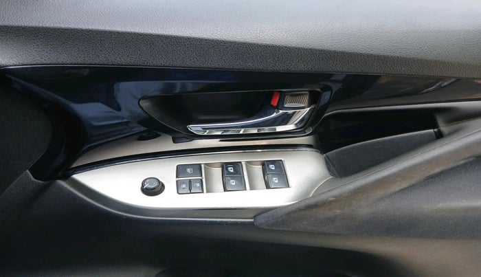 2016 Toyota Innova Crysta 2.4 VX 7 STR, Diesel, Manual, 2,57,868 km, interior