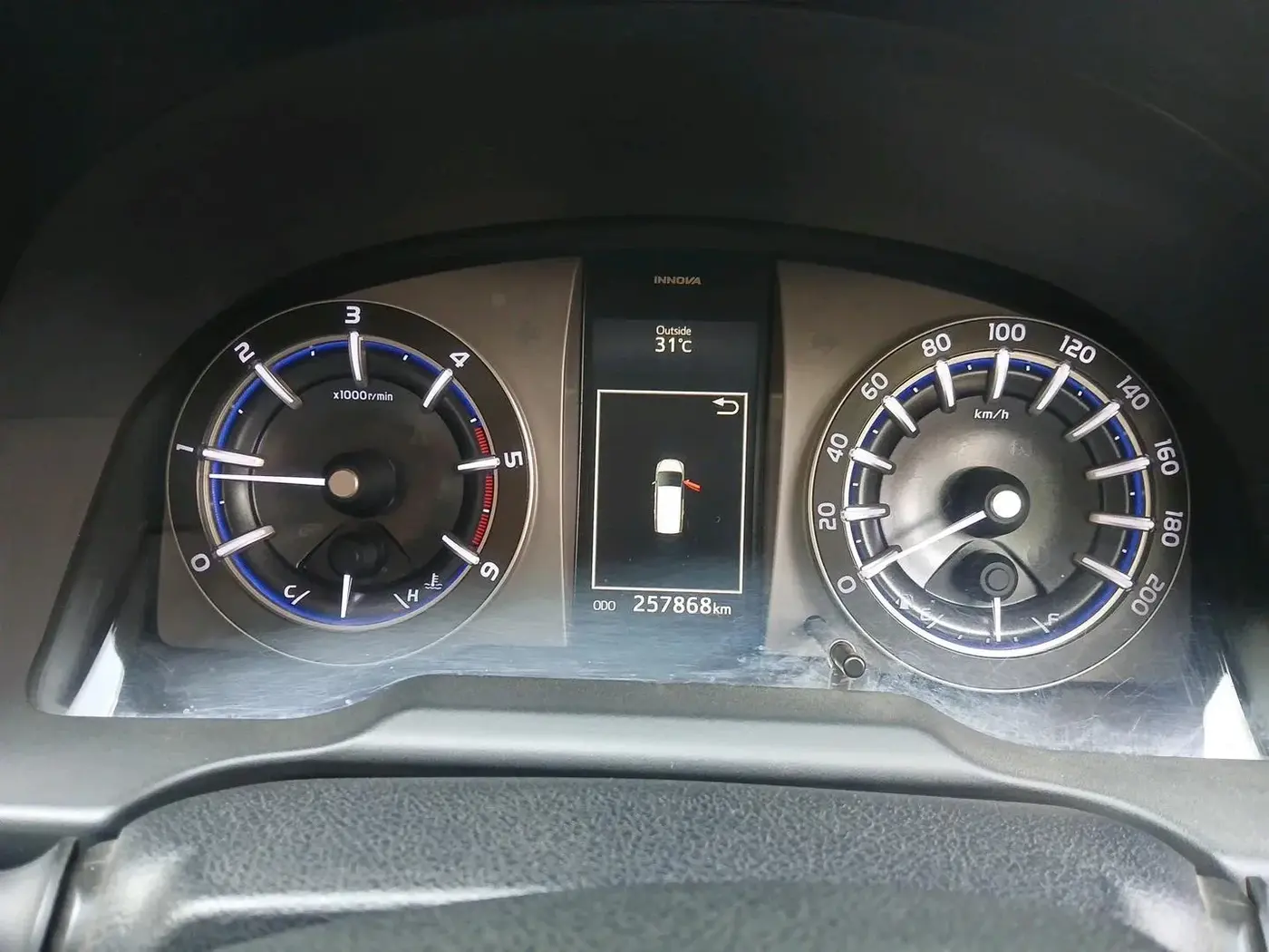 2016 Toyota Innova Crysta 2.4 VX 7 STR, Diesel, Manual, 2,57,868 km, interior