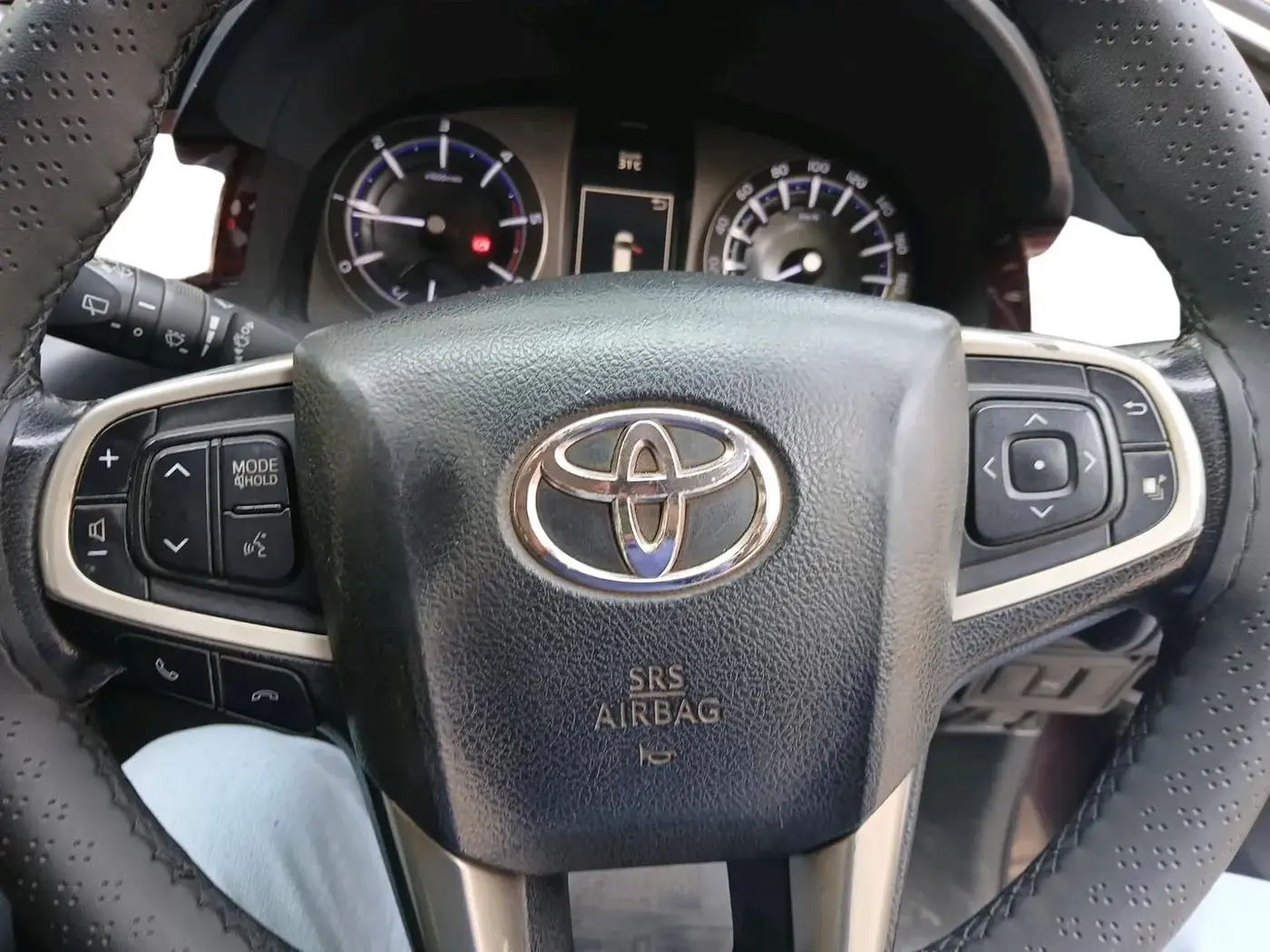 2016 Toyota Innova Crysta 2.4 VX 7 STR, Diesel, Manual, 2,57,868 km, interior