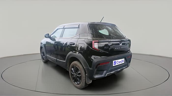 2025 Mahindra XUV 3XO REVX M 1.2 Petrol, Petrol, Manual, 10,007 km, exterior