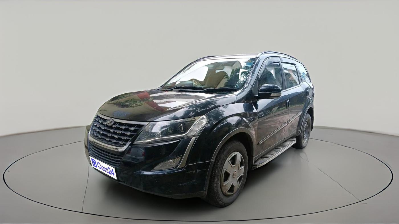 2018 Mahindra XUV500 W7 AT, Diesel, Automatic, 2,13,302 km, exterior
