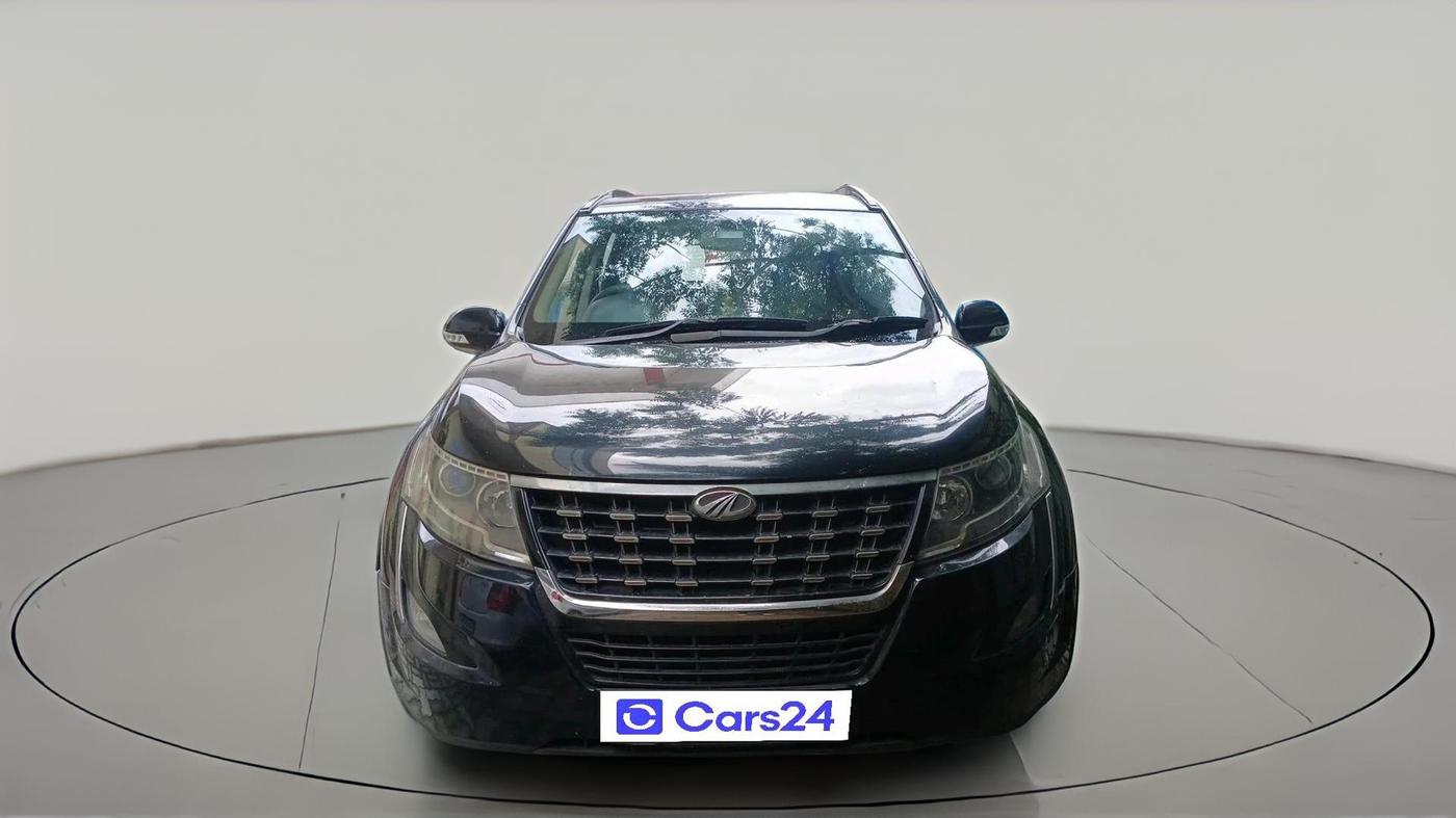 2018 Mahindra XUV500 W7 AT, Diesel, Automatic, 2,13,302 km, exterior