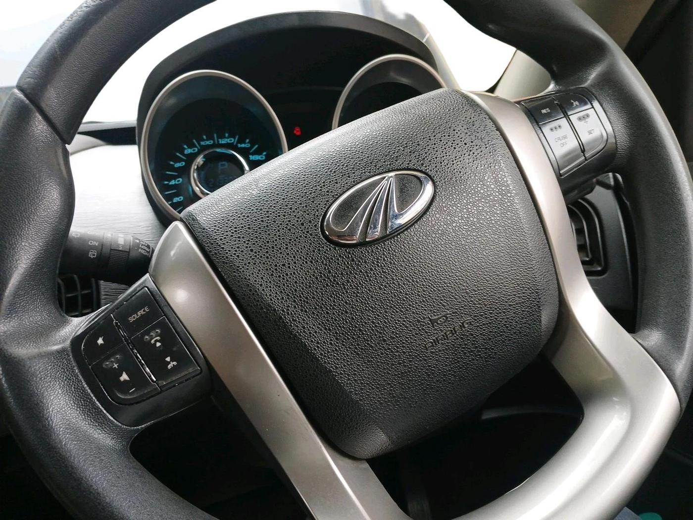 2018 Mahindra XUV500 W7 AT, Diesel, Automatic, 2,13,302 km, interior