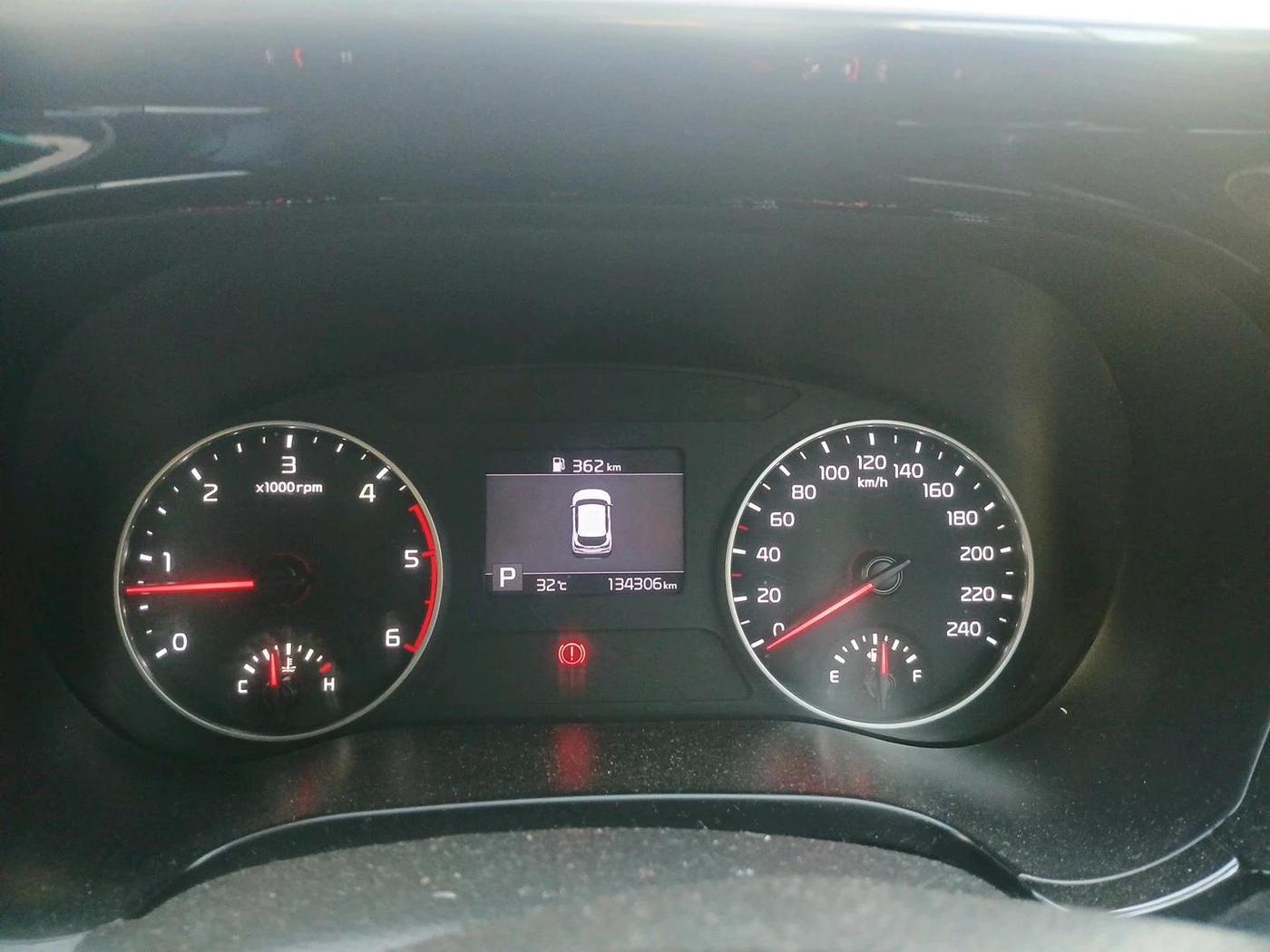 2021 KIA SELTOS HTK PLUS AT 1.5 DIESEL, Diesel, Automatic, 1,34,306 km, interior