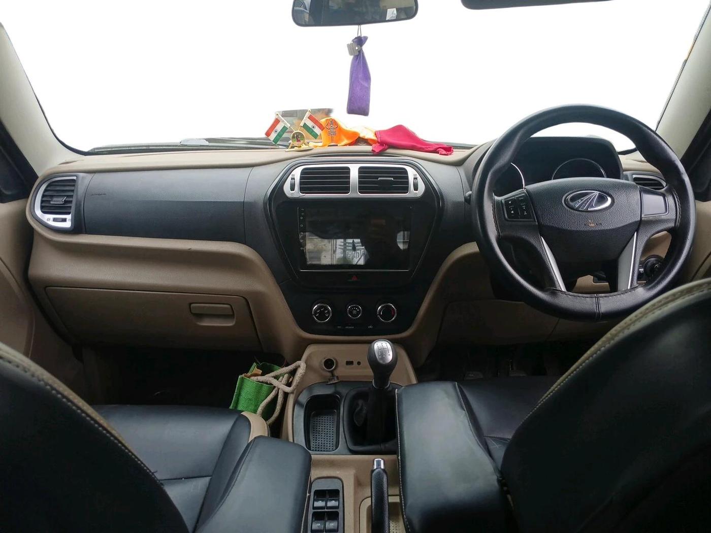 2015 Mahindra TUV300 T8, Diesel, Manual, 1,44,805 km, interior