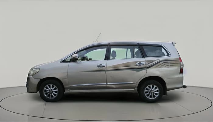 2014 Toyota Innova 2.5 VX 7 STR, Diesel, Manual, 1,68,857 km, exterior