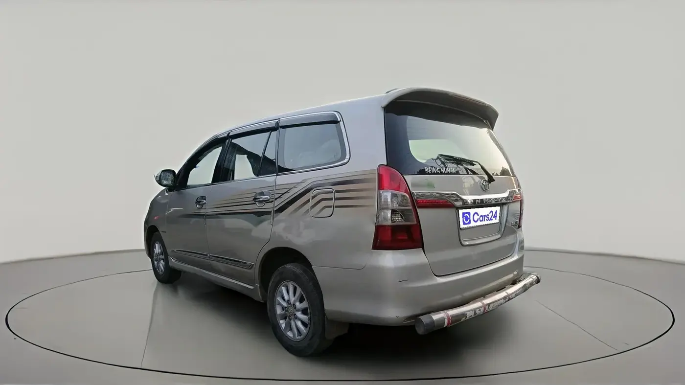2014 Toyota Innova 2.5 VX 7 STR, Diesel, Manual, 1,68,857 km, exterior