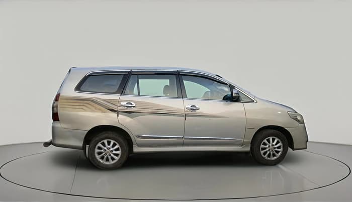 2014 Toyota Innova 2.5 VX 7 STR, Diesel, Manual, 1,68,857 km, exterior