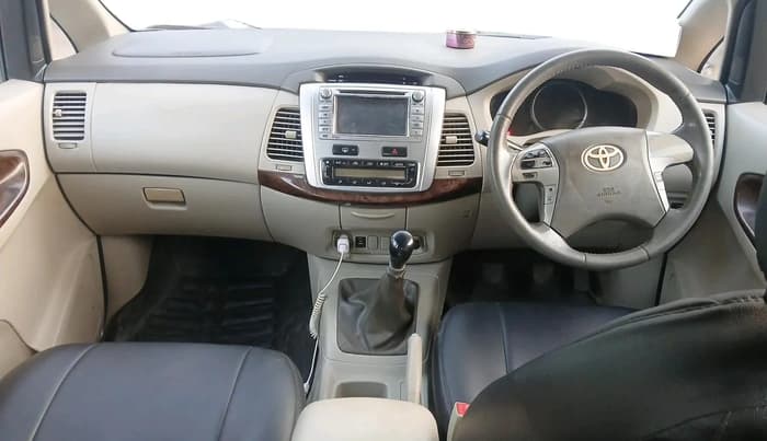 2014 Toyota Innova 2.5 VX 7 STR, Diesel, Manual, 1,68,857 km, interior