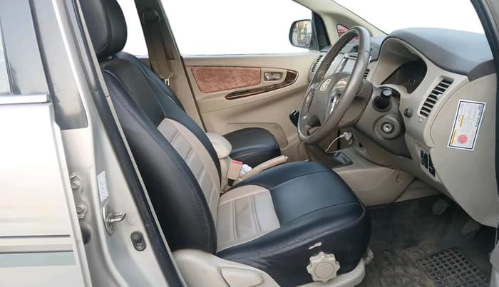 2014 Toyota Innova 2.5 VX 7 STR, Diesel, Manual, 1,68,857 km, interior
