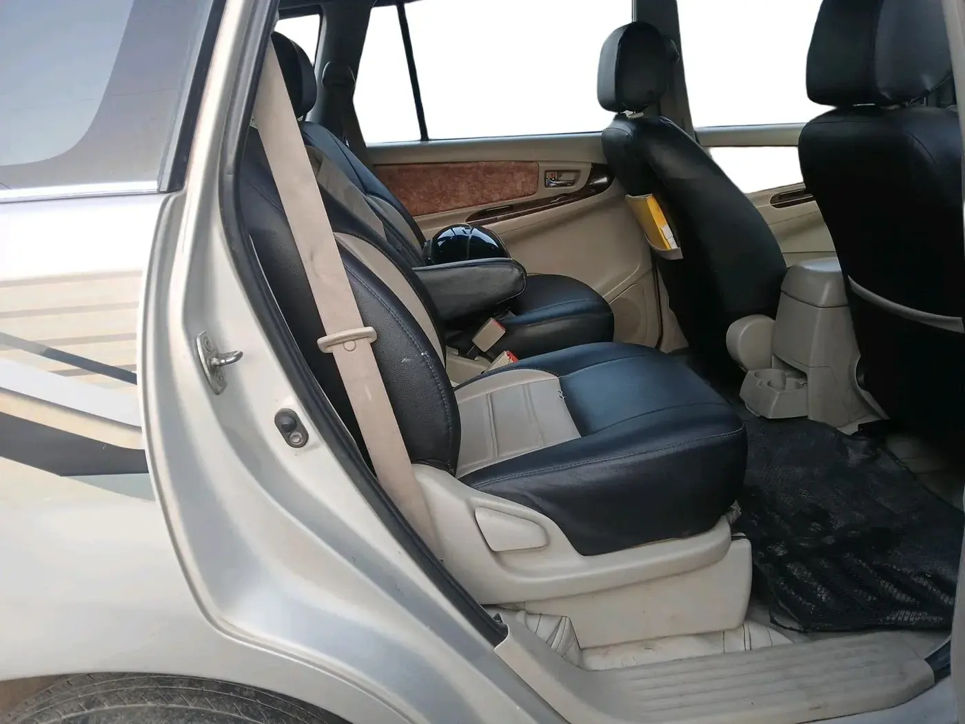 2014 Toyota Innova 2.5 VX 7 STR, Diesel, Manual, 1,68,857 km, interior