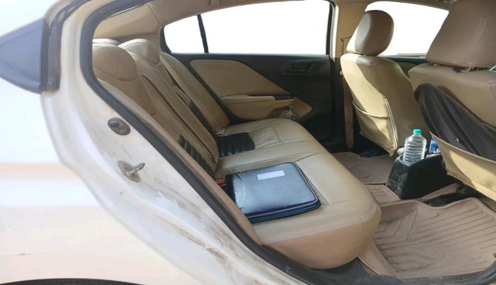 2015 Honda City 1.5L I-DTEC S, Diesel, Manual, 2,54,208 km, interior