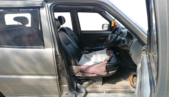 2011 Mahindra Scorpio LX, Diesel, Manual, 1,93,722 km, interior