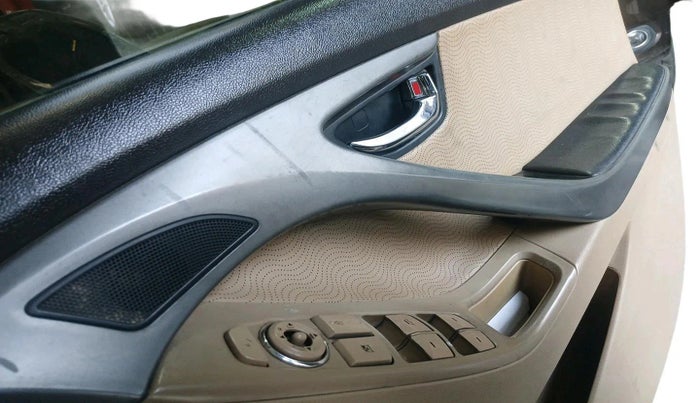 2014 Hyundai New Elantra 1.6 SX AT DIESEL, Diesel, Automatic, 1,46,336 km, interior