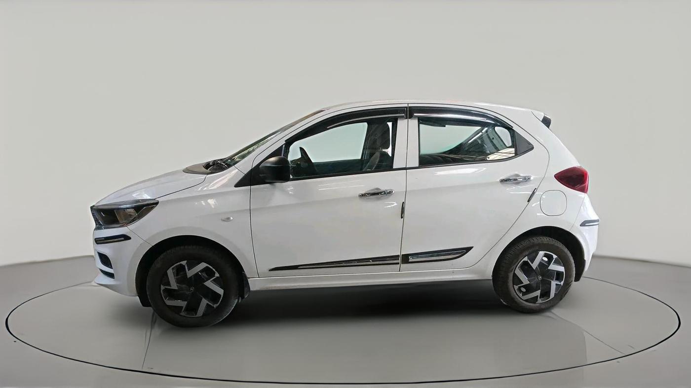 2025 Tata Tiago XM CNG, CNG, Manual, 7,996 km, exterior