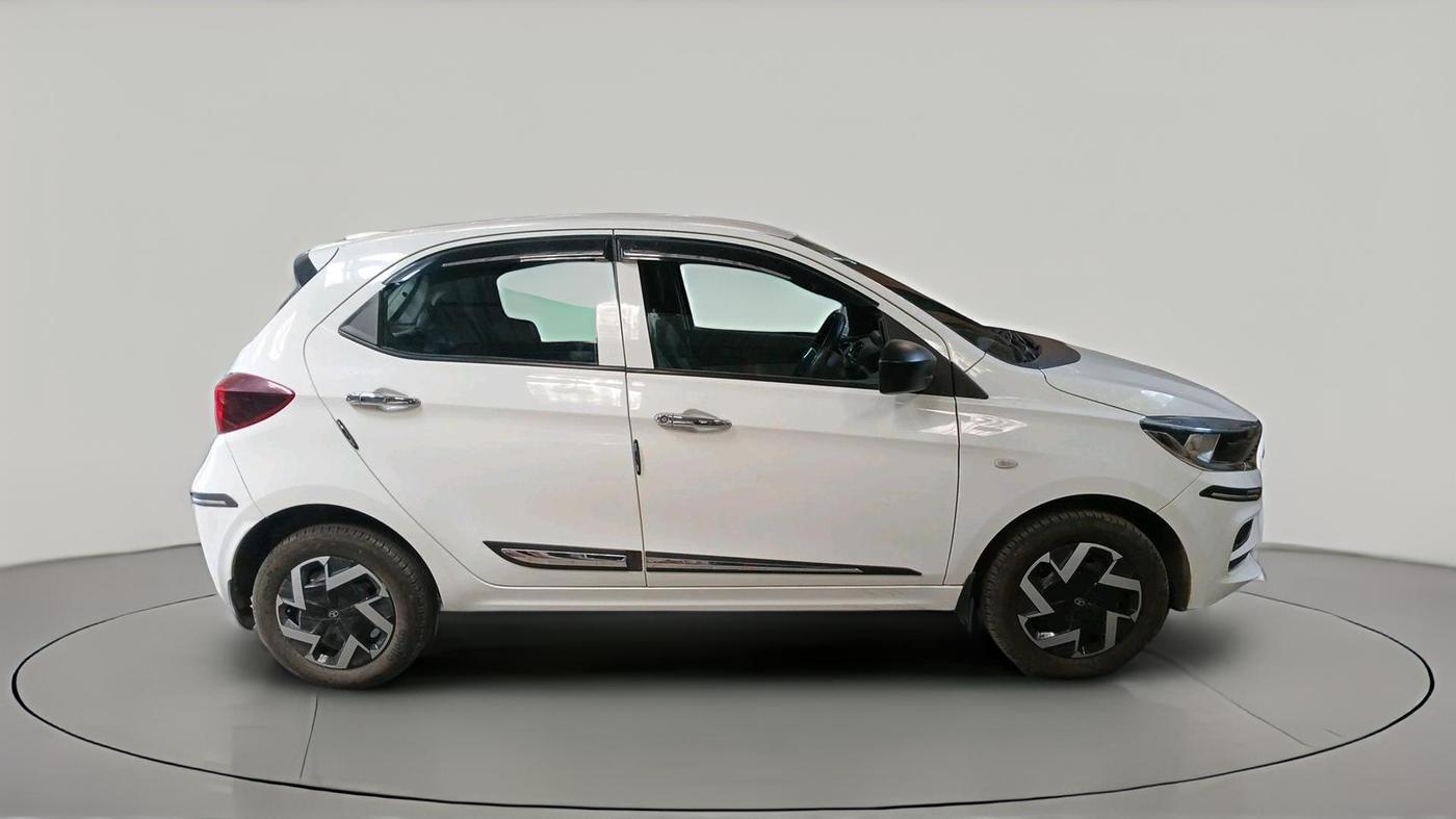 2025 Tata Tiago XM CNG, CNG, Manual, 7,996 km, exterior