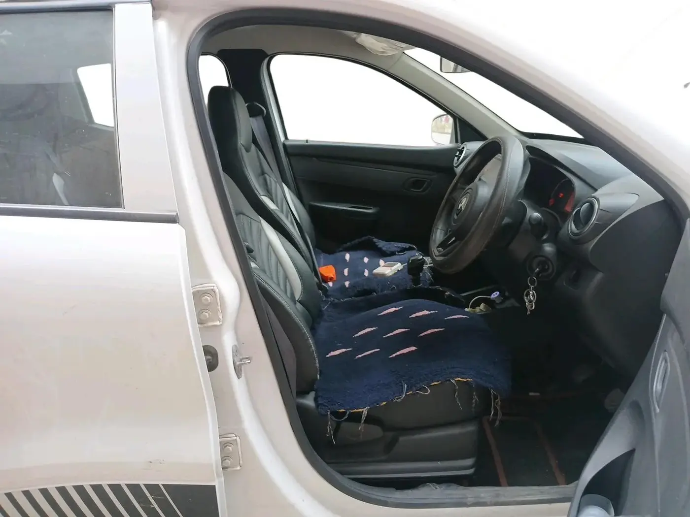 2020 Renault Kwid RXL, Petrol, Manual, 33,350 km, interior