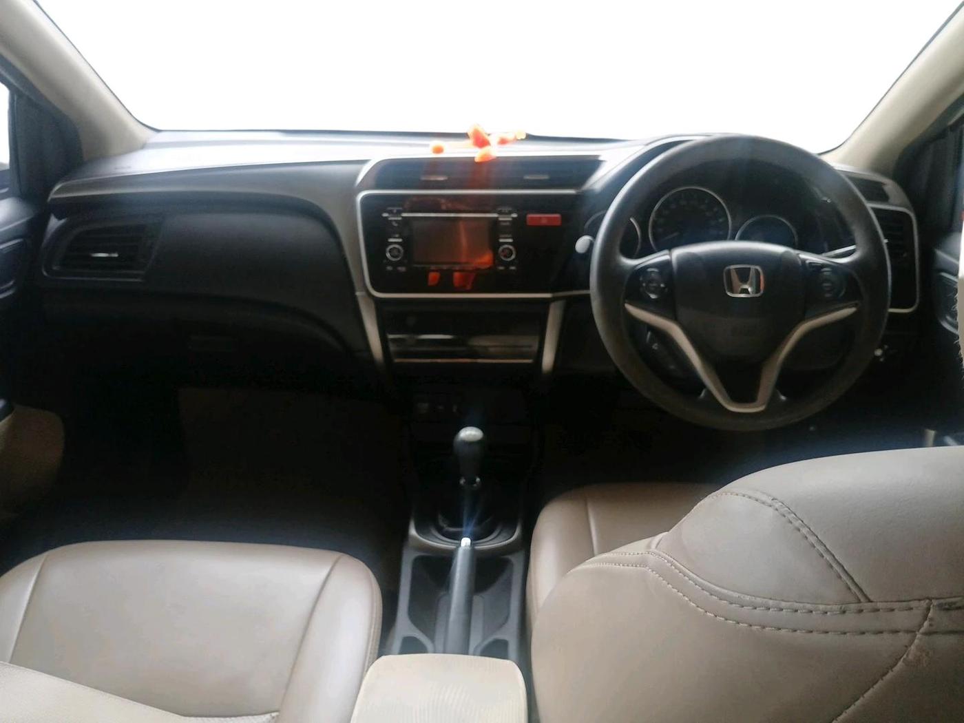 2015 Honda City 1.5L I-VTEC V MT, CNG, Manual, 1,43,719 km, interior