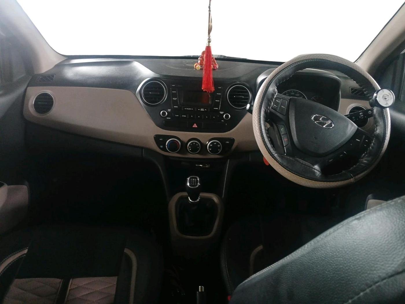 2016 Hyundai Grand i10 SPORTZ 1.2 KAPPA VTVT, Petrol, Manual, 72,148 km, interior