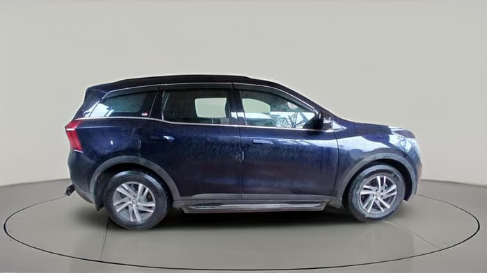 2023 Mahindra XUV700 AX 5 D AT 7 STR, Diesel, Automatic, 1,09,553 km, exterior