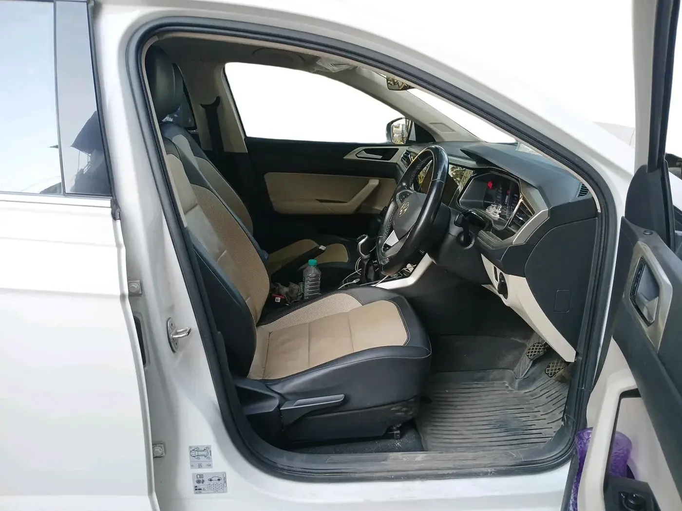2022 Volkswagen VIRTUS TOPLINE TSI 1.0 MT, Petrol, Manual, 68,485 km, interior