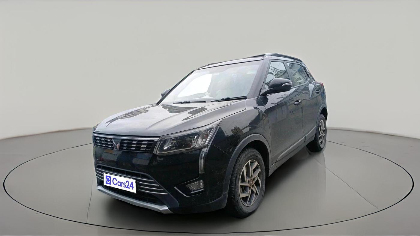 2023 Mahindra XUV300 W8 (O) 1.5 DIESEL, Diesel, Manual, 39,798 km, exterior