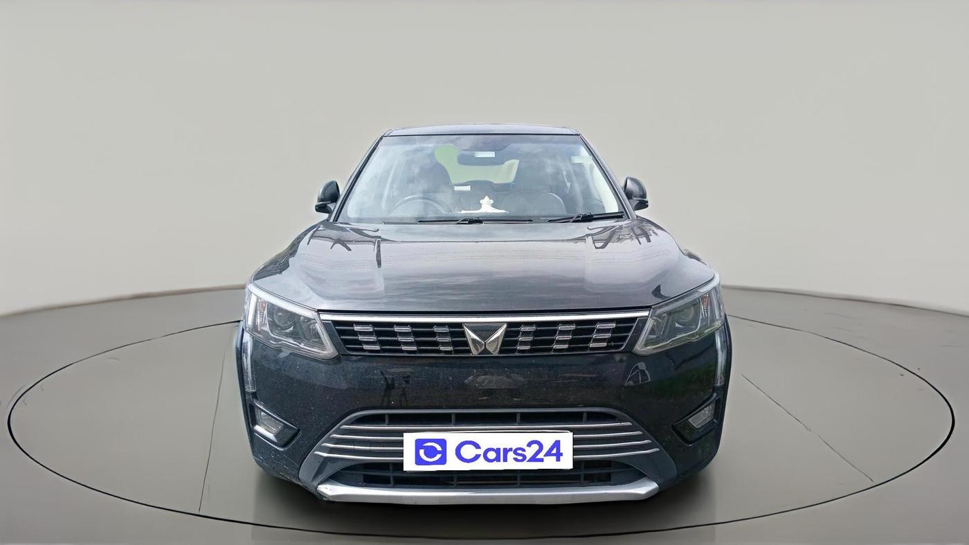 2023 Mahindra XUV300 W8 (O) 1.5 DIESEL, Diesel, Manual, 39,798 km, exterior